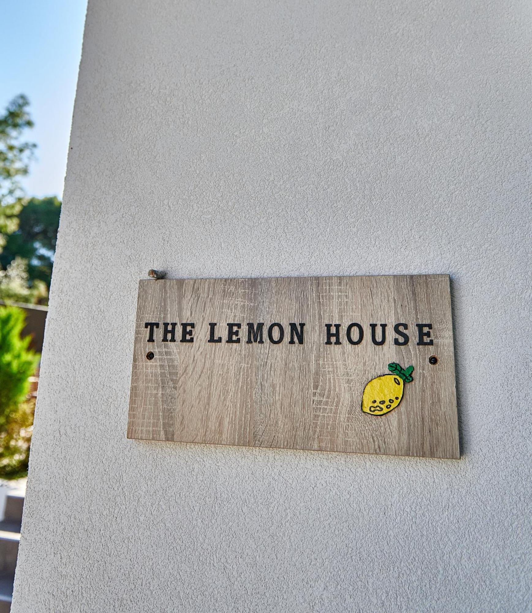 The Lemon House Lägenhet Artemida  Exteriör bild